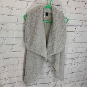 ‎Love by Design small vest